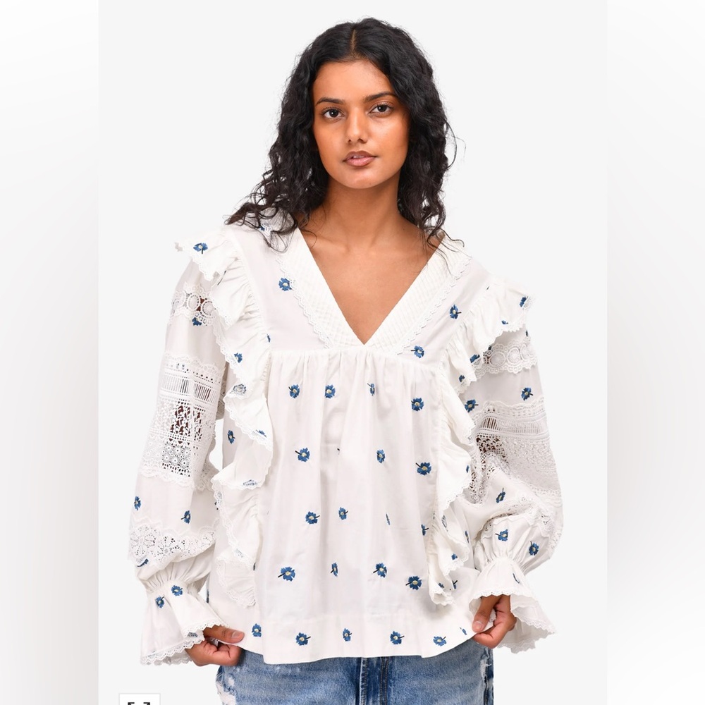 LUG VON‎ SIGA WHITE/BLUE COTTAGE-CORE EMBROIDERED FLORAL CARLA V-NECK BOHEMIAN